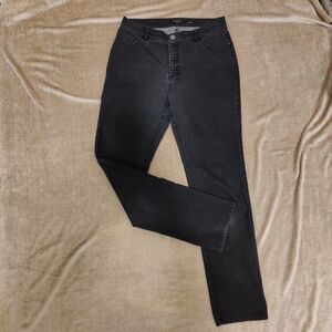 Lafayette 148 New York Thompson Straight Leg Faded Black Jeans Size 8